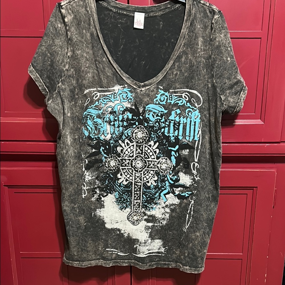 Women's  Gothic Vibe Graphic V-Neck Top